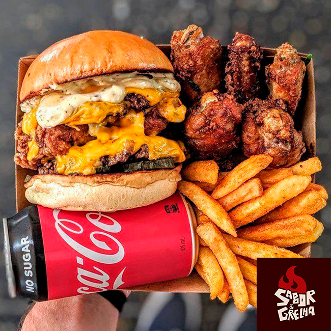 COMBO SOLTEIRO - 1x Classic Chicken Cheese + Coca-Cola Lata + 500g Fritas + 500g de Frango Frito